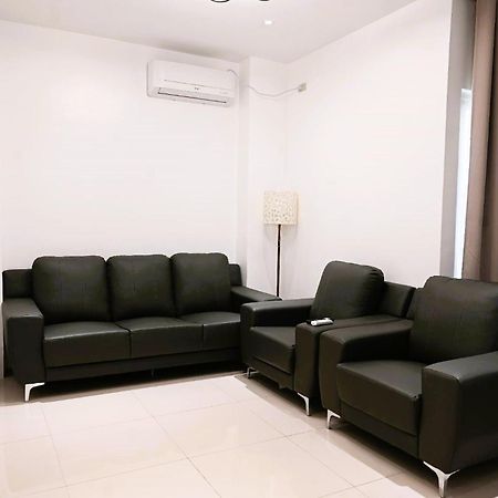 J&V Hotel And Resort Apaleng Extérieur photo