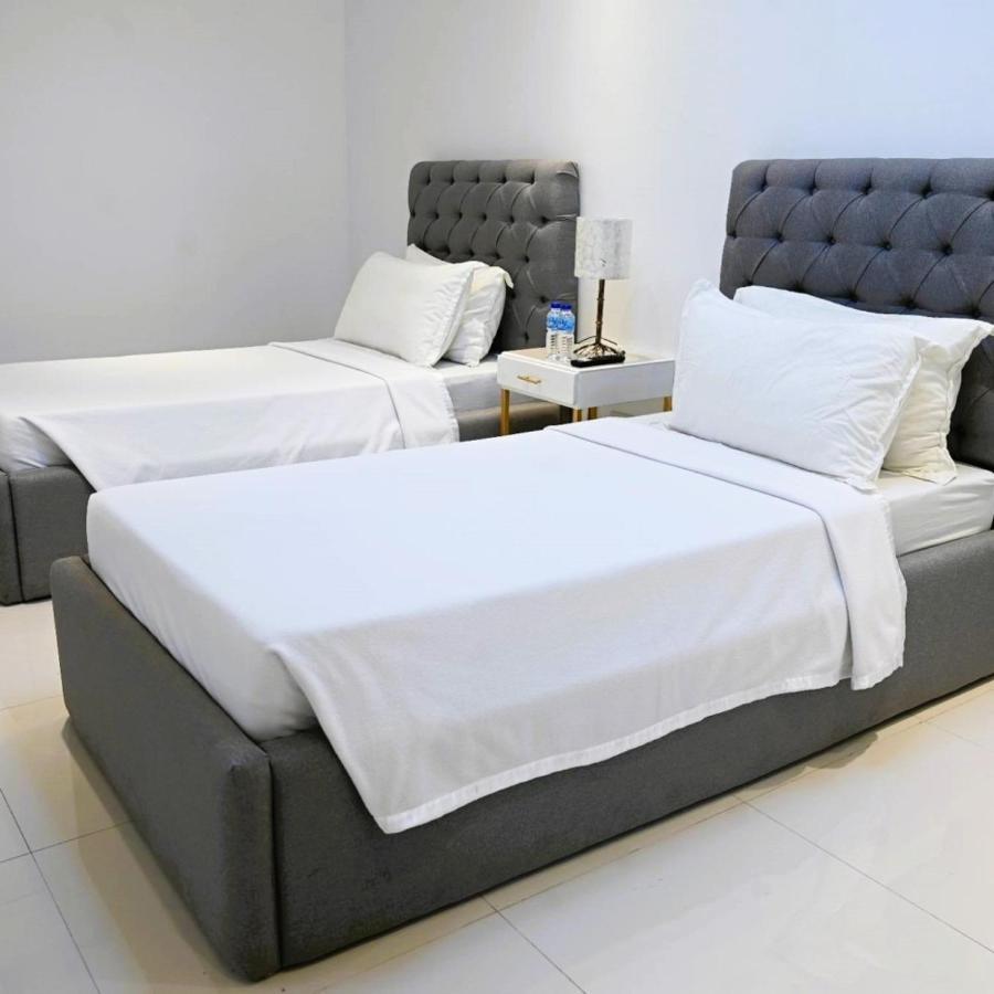 J&V Hotel And Resort Apaleng Extérieur photo