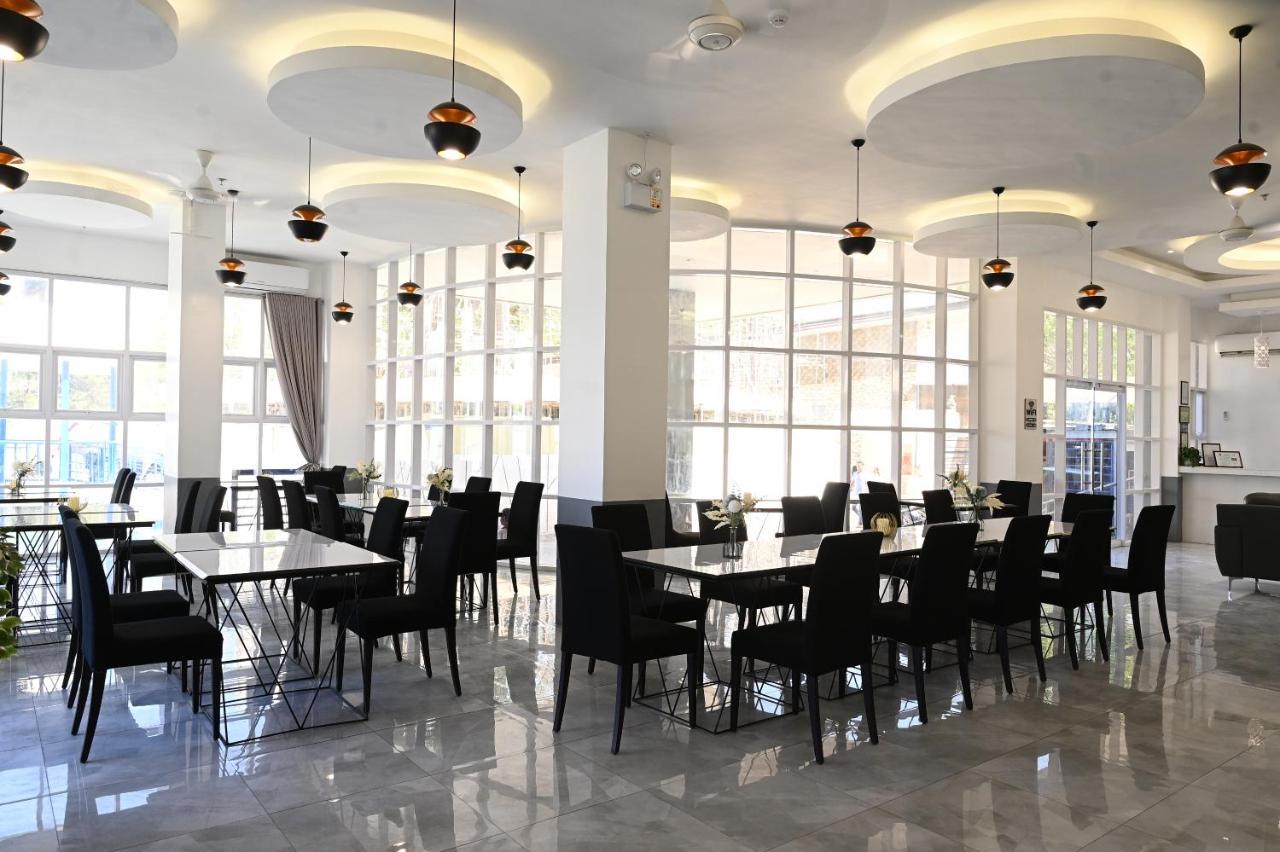 J&V Hotel And Resort Apaleng Extérieur photo
